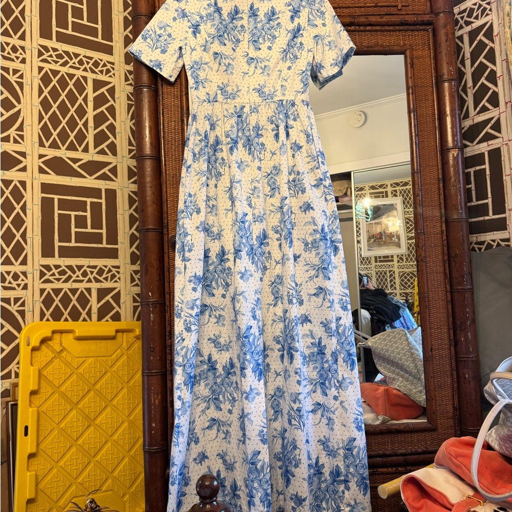 Chic Blue Floral Maxi Dress - Picture 4 of 6